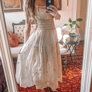 Daisy Embroidered Dress NWOT